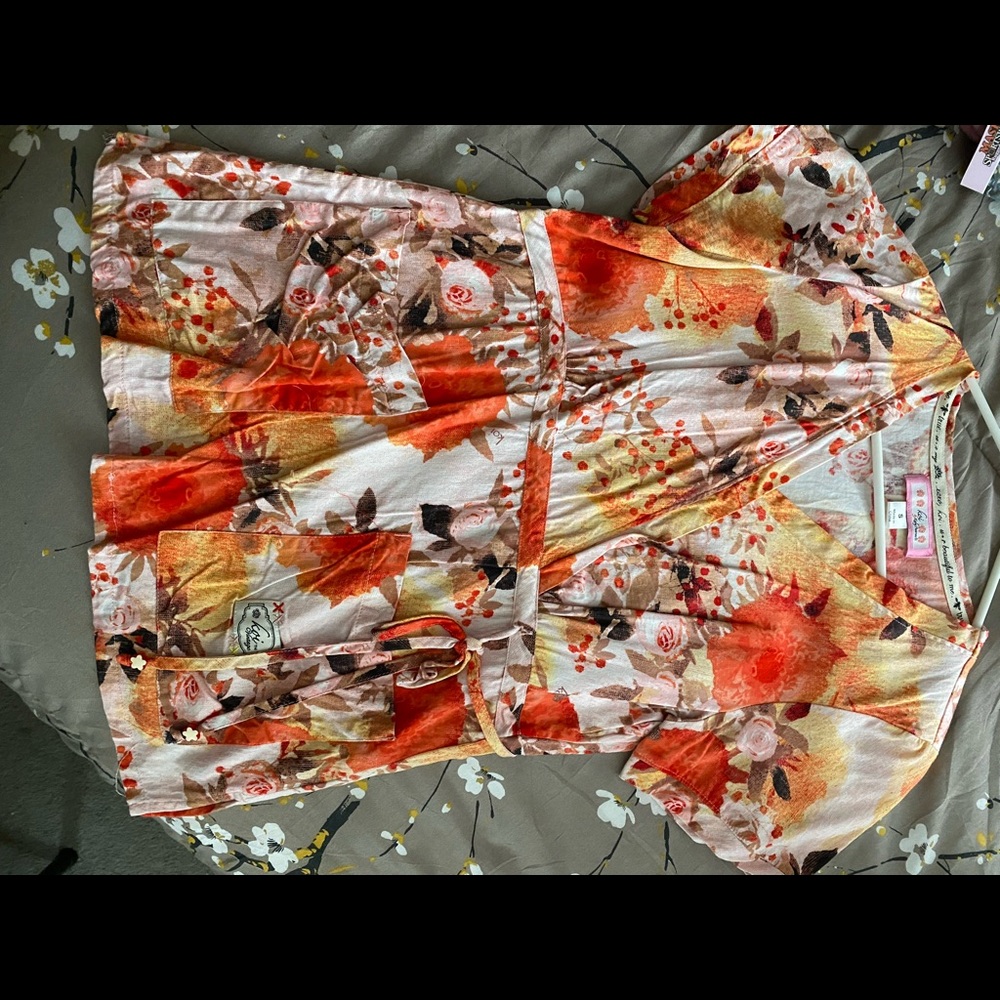 Autumn koi scrub top small